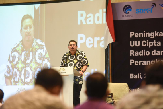 Ilustrasi: Dirjen SDPPI Ismail memberi sambutan pada kegiatan Peningkatan Pemahaman Implementasi Undang-undang Cipta Kerja di Bidang Spektrum Frekuensi Radio dan Standardisasi Perangkat Telekomunikasi, Jumat (29/10/2021).