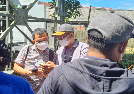 Ilustrasi: Tim Direktorat Operasi Sumber Daya dan Tim Balmon Banjarmasin melaksanakan pemasangan QR Code untuk penandaan stasiun pemancar yang memiliki Izin Stasiun Radio (ISR) Minggu (07/08/2022).