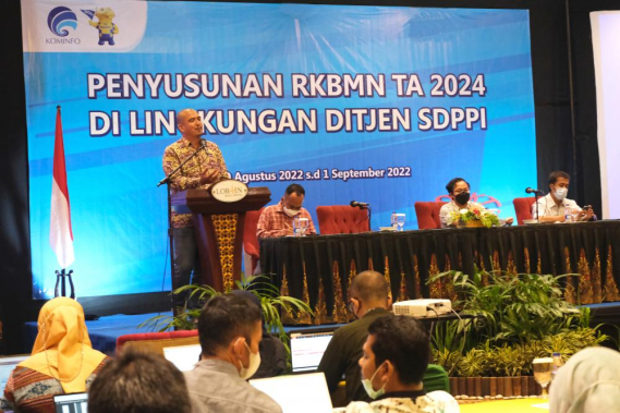 Ilustrasi: Ketua Tim Umum dan Rumah Tangga Dimas Yanuarsyah membuka kegiatan Penyusunan RKBMN 2024 Ditjen SDPPI Kemkominfo yang berlangsung pada Selasa 30 Agustus hingga 1 September 2022 di Kota Solo.