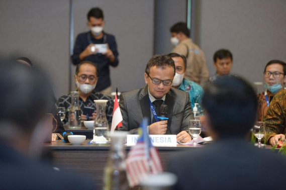 Ilustrasi: Direktur Penataan Sumber Daya Denny Setiawan memimpin rapat dalam JCC Meeting dengan Malaysia, Selasa (13/09/2022)