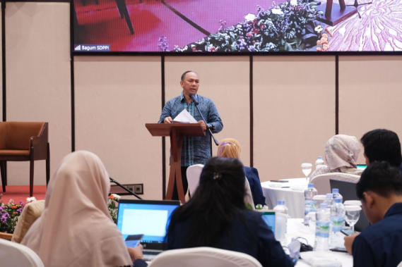 Ilustrasi: Sesditjen SDPPI Wayan Toni Supriyanto memberi sambutan saat membuka kegiatan Forum Pengadaan Barang/Jasa di Bali, Rabu (1/02/2023).