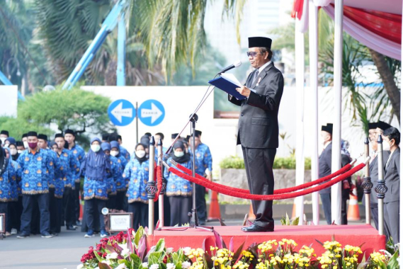 Ilustrasi: Plt. Menkominfo Moch. Mahfud MD memberi sambutan dalam Upacara Peringatan Hari Kebangkitan Nasional ke -115 di lapangan Kemkominfo, Senin (22/05/2023).