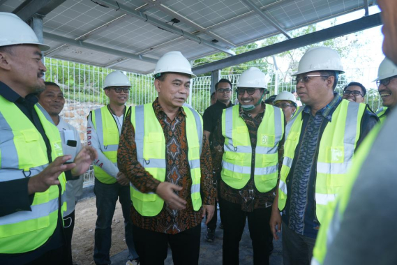 Ilustrasi: Menteri Komunikasi dan Informatika Budi Arie Setiadi didampingi Dirjen SDPPI Ismail meninjau site BTS di Sekotong, NTB, Rabu (26/07/2023).