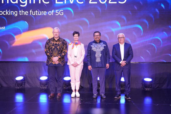 Ilustrasi: Dirjen SDPPI berpose bersama SVP and Kepala Pemasaran Wilayah Asia Tenggara, Oceania and India Nunzio Mirtill, Dutabesar Swedia untuk Indonesia Marina Berg, pada kegiatan Ericsson Indonesia Imagine Live 2023, Selasa (8/08/2023).
