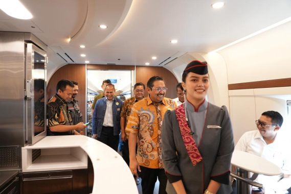 Ilustrasi: Dirjen SDPPI Ismail didampingi para direktur terkait lakukan uji coba kualitas penggunaan frekuensi pada Kereta Cepat Indonesia-China (KCIC), Selasa (26/09/2023).